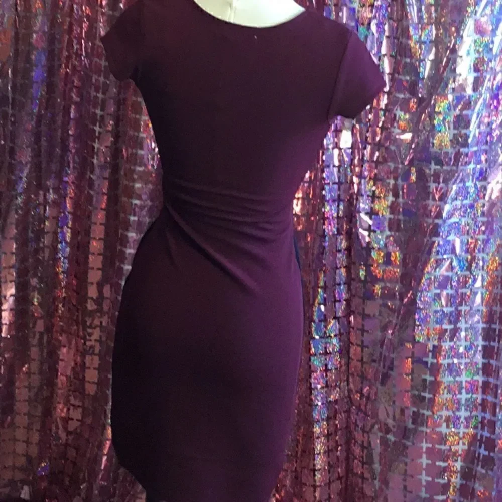Short sleeved dress in 2 tone burgundy & black in small by ALMOST FAMOUS